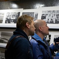 Гости фотовыставки PhotoDecorMarket