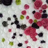 Бумажные розы для украшения витрин, свадеб