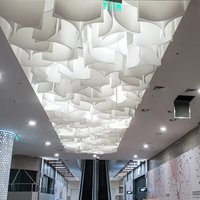 Красивый подвесной потолок для ТЦ в Казани
