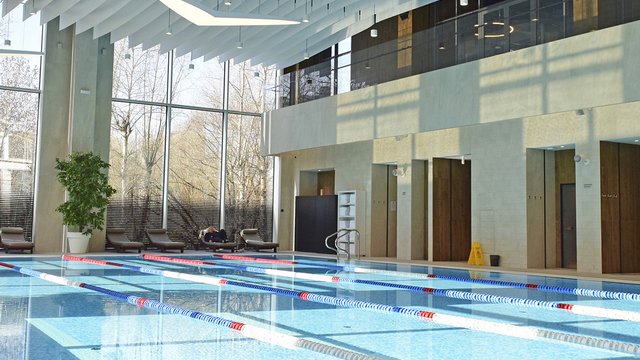 Бумажный потолок для бассейна в гостинице Radisson Blu Hotel