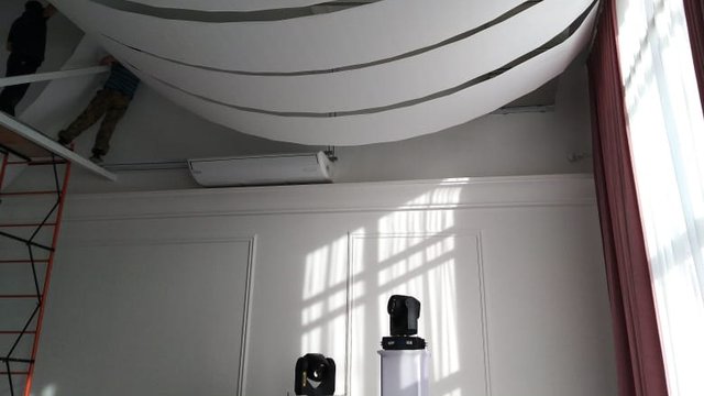 Декоративный потолок Drop Gondola® в банкетном зале Grand Hall