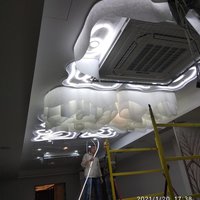 Монтаж освещения бумажного потолка