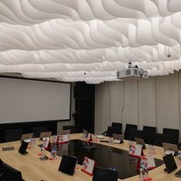 Дизайнерский потолок в зале заседаний МТС банка