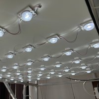 Подсветка с помощью монохромного светодиодного модуля холодного оттенка