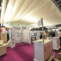 Suspended ceiling for an exhibition 