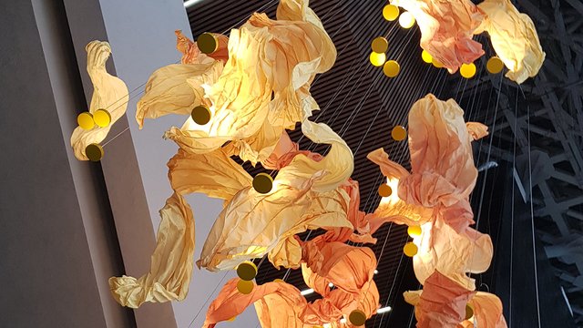 Огненная люстра для холла концертного зала «Сириус» в Сочи