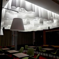 Красивые потолок для холла отеля Хилтон