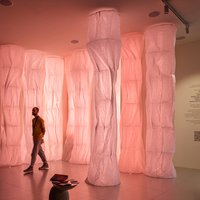 Световые колонны в зоне Trend Room — «Интерпретация»