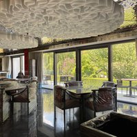 Wave ceiling, вписанный в круг. Монтаж потолков в Крыму.